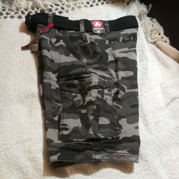 Sold Out**irwalk Gray and Black Camouflage Belted Cargo Shorts - Picture 7 of 8